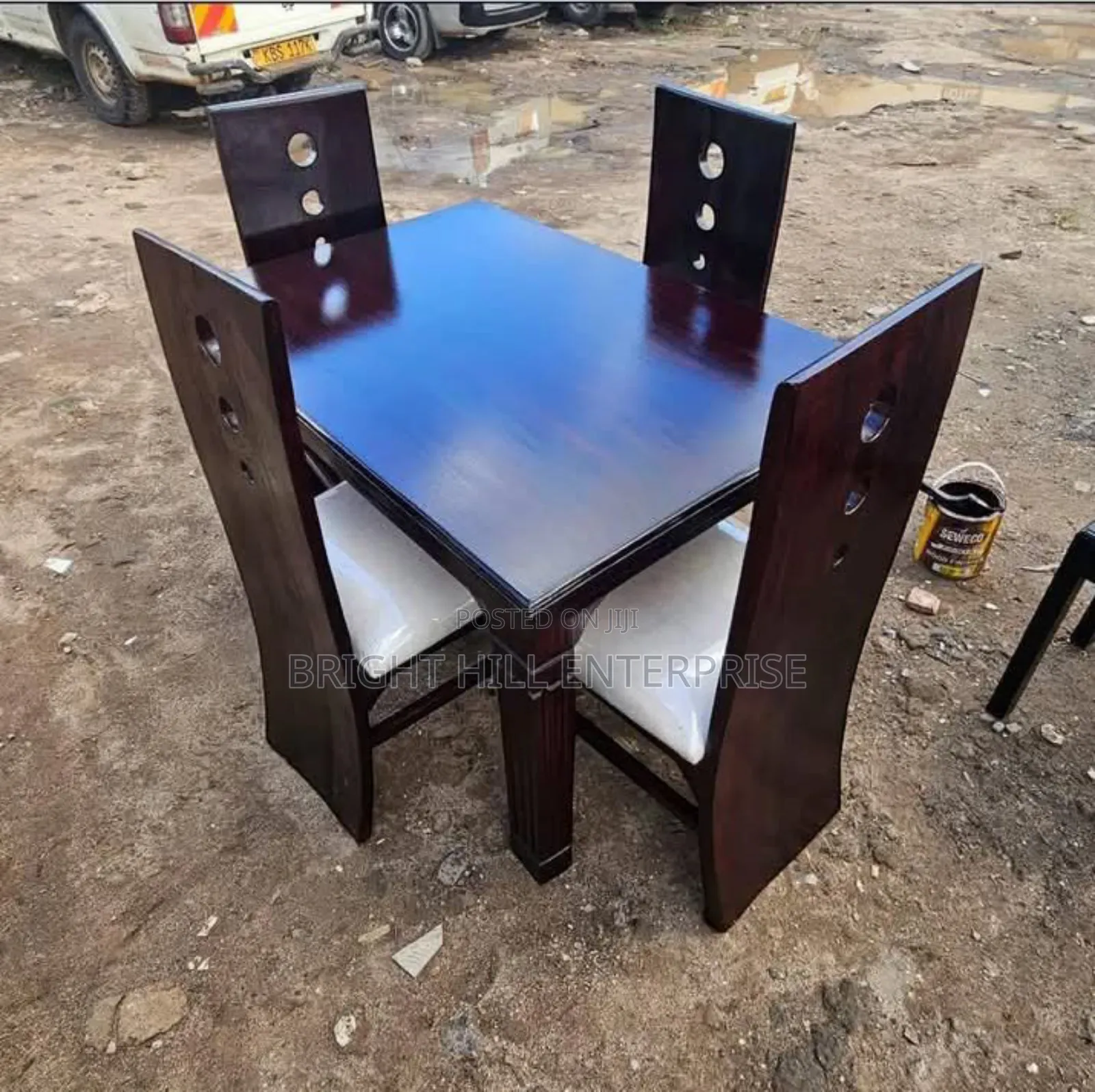 Elegantly Made 4 Seater Dining Set