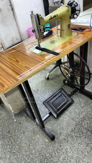 Juki Sewing Machine/ Sewing Machine Complete