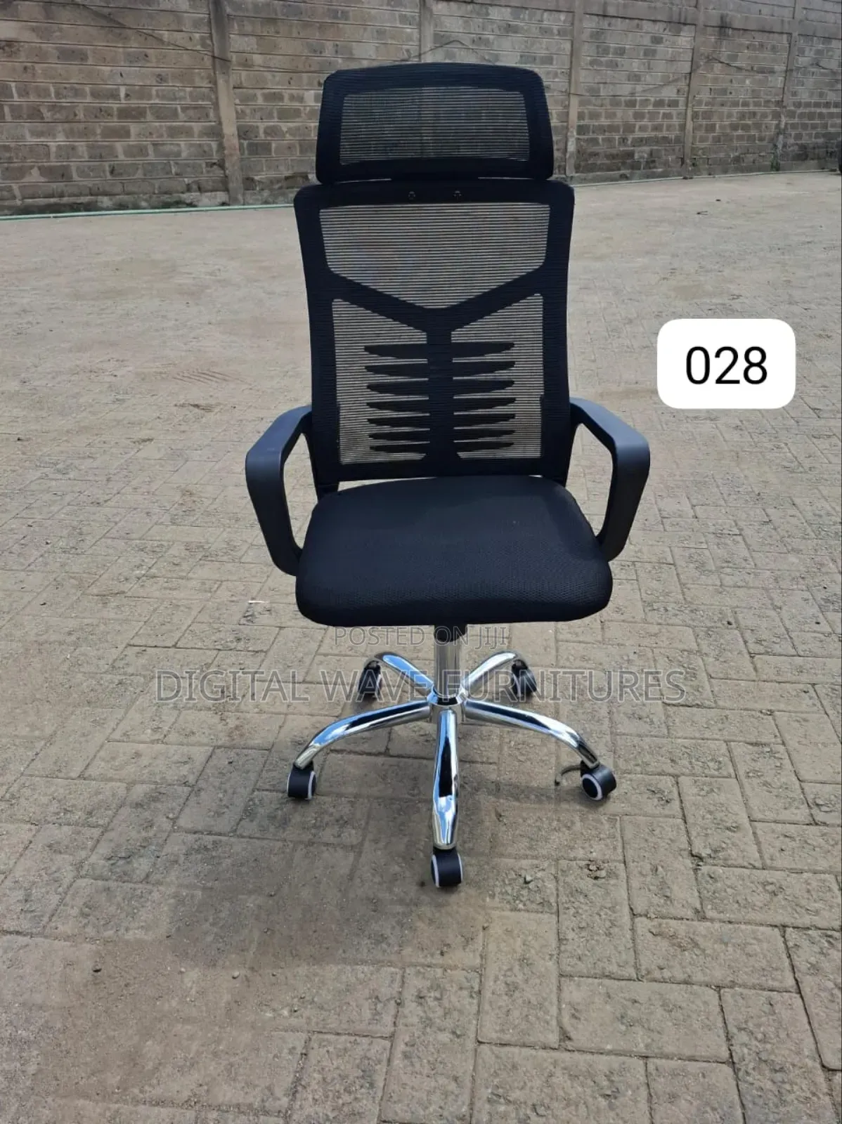 Quality Headrest Available 028