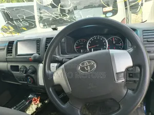 Toyota HiAce 2019 Blue
