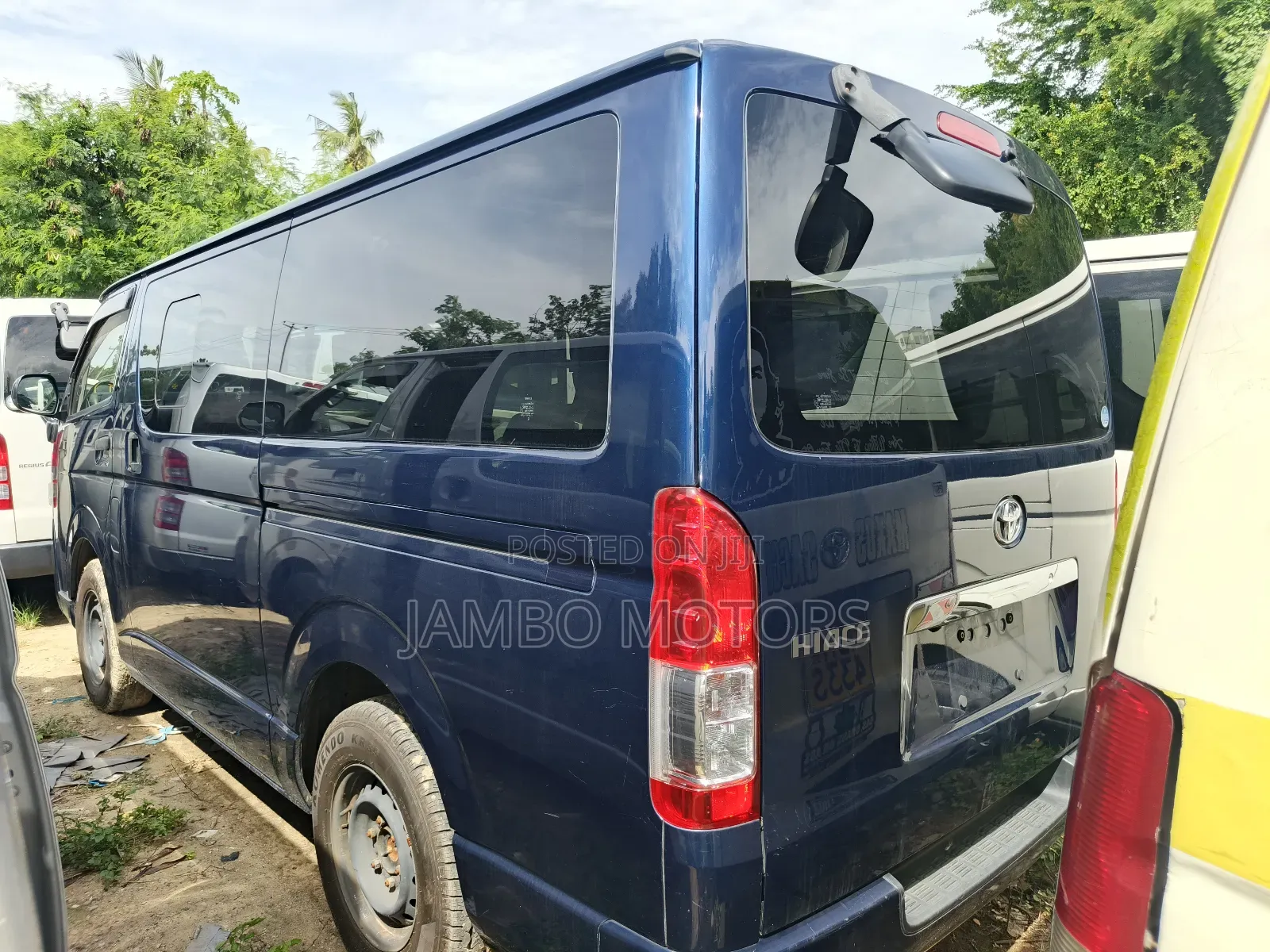 Toyota HiAce 2019 Blue