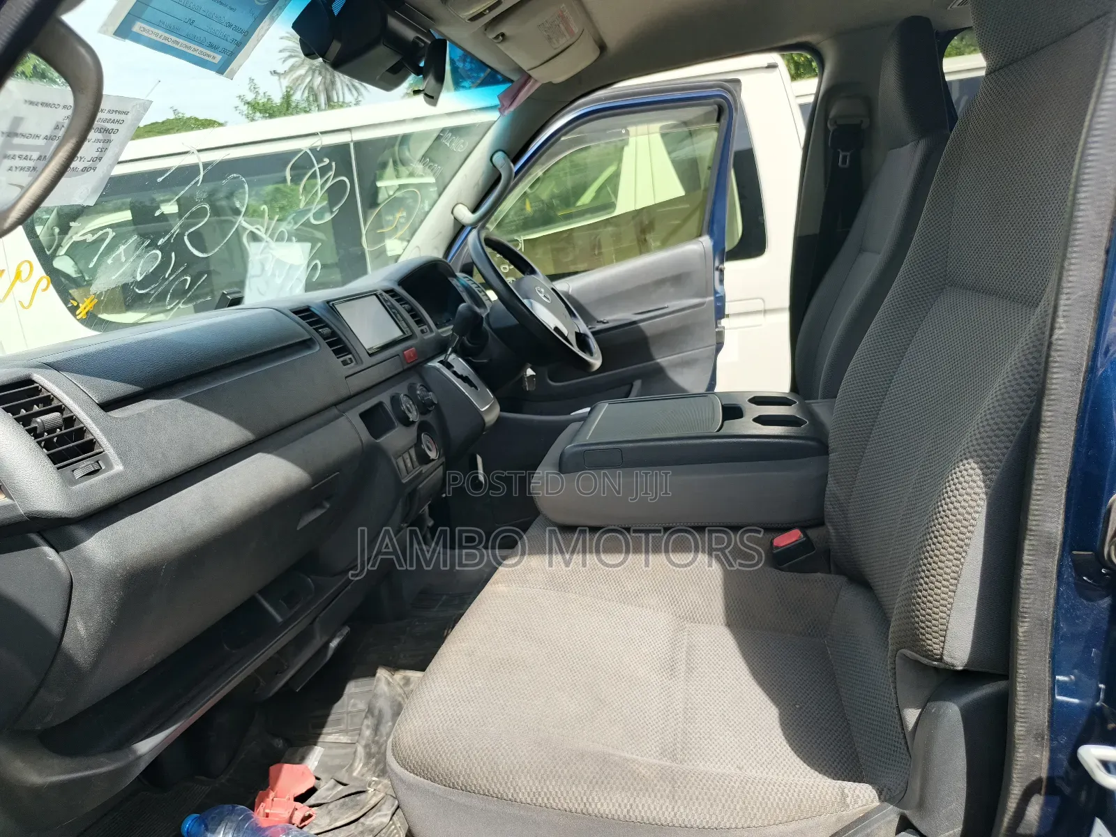 Toyota HiAce 2019 Blue