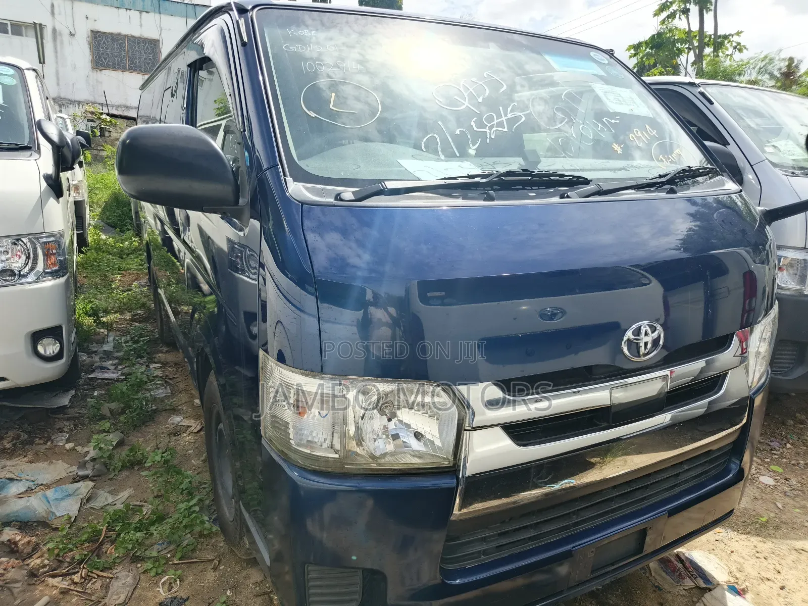 Toyota HiAce 2019 Blue