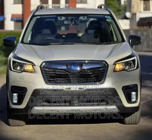 Subaru Forester Premium AWD 2019 White