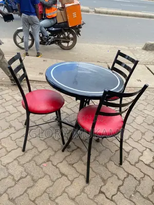 Restaurant And Bar Round Black Table And Chairs
