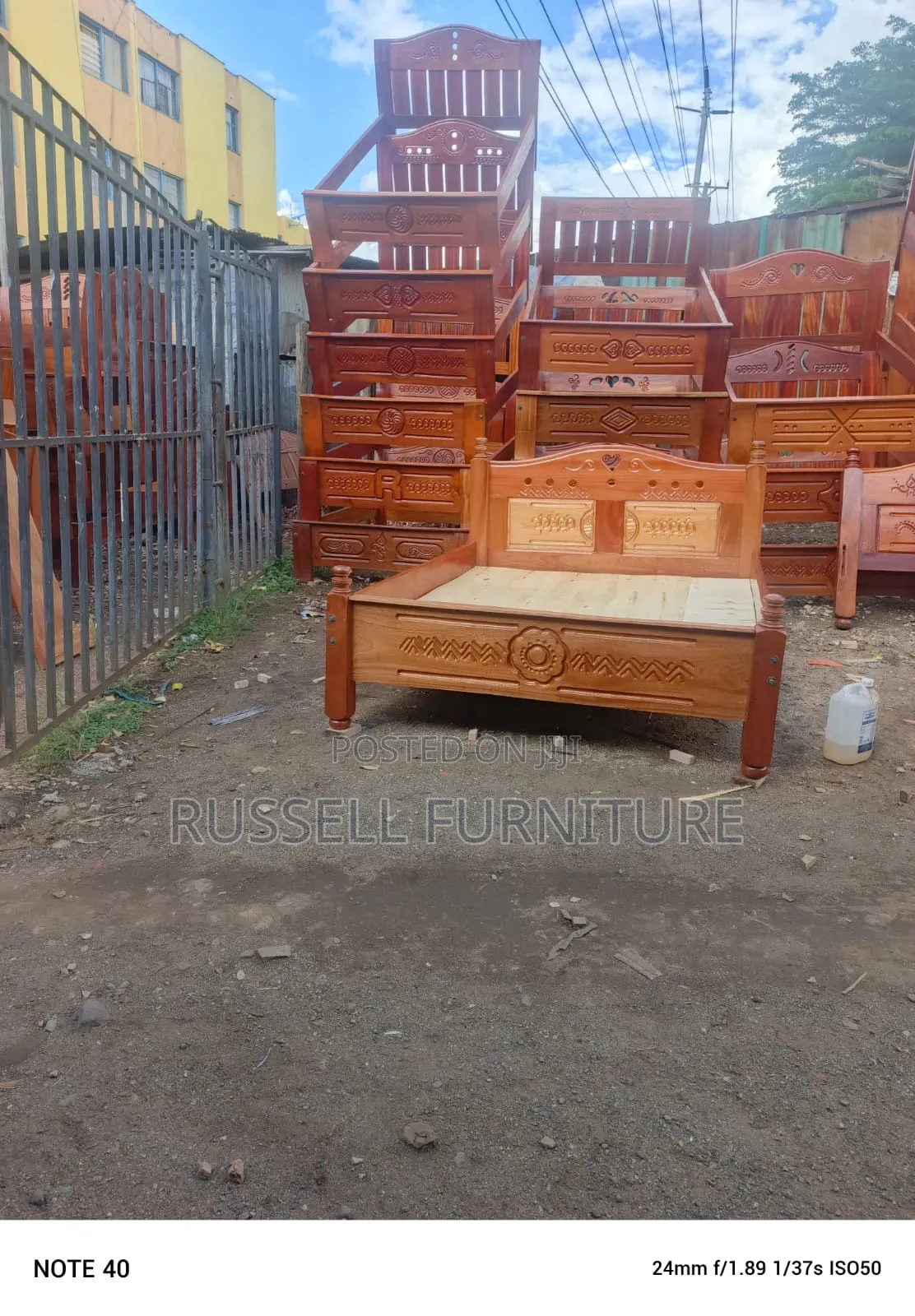 Strong Mahogany Wood Bed