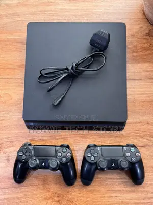 Ps4 Slim Ex Uk Two Pads