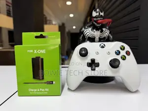 Xbox One Pad and Battery Pack Combo