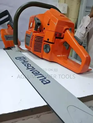 2 Stroke Husqvarna Powersaw 272xp