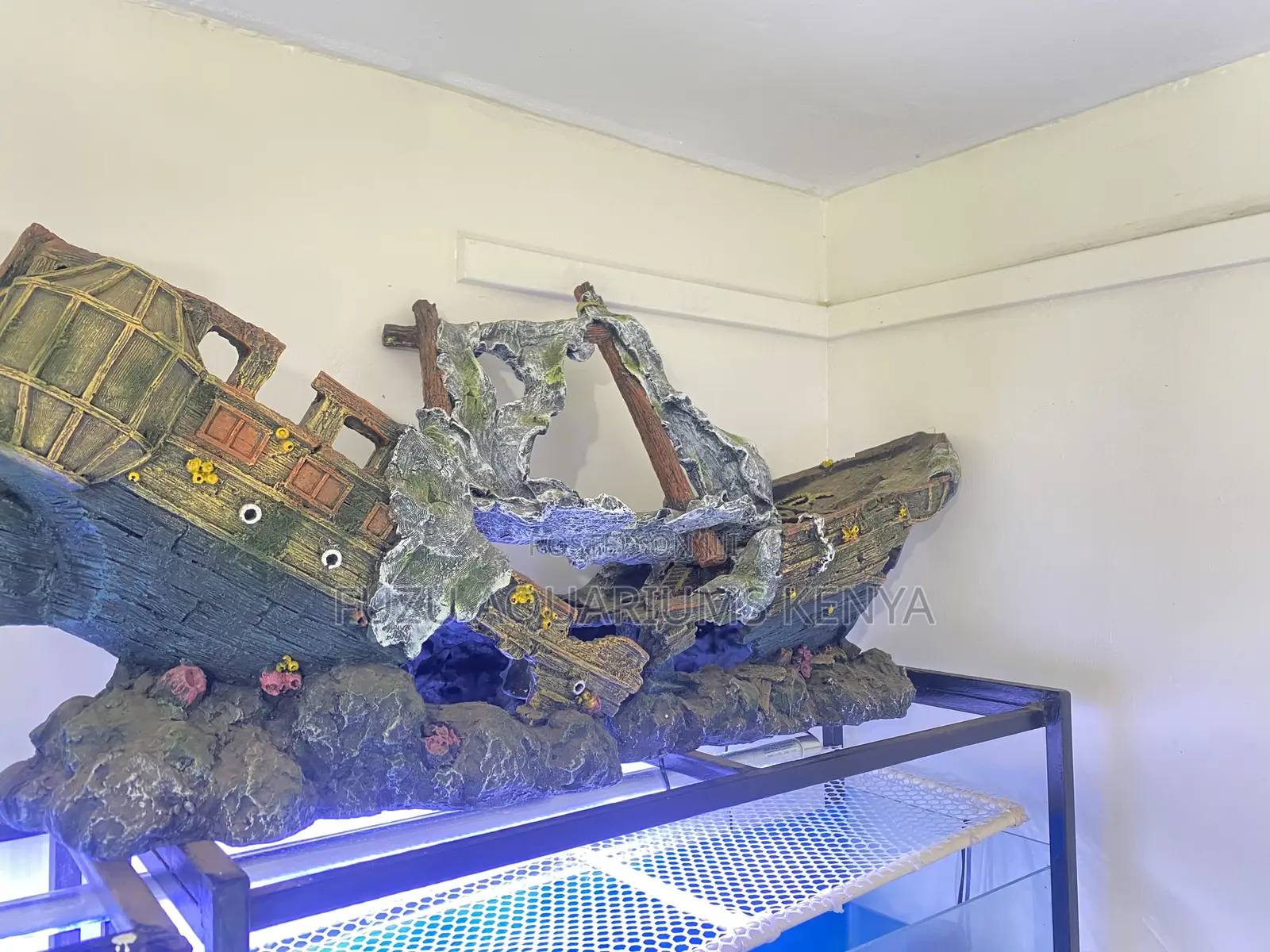 Massive Pirate Shipwreck Aquarium Centerpiece – 1m Long!
