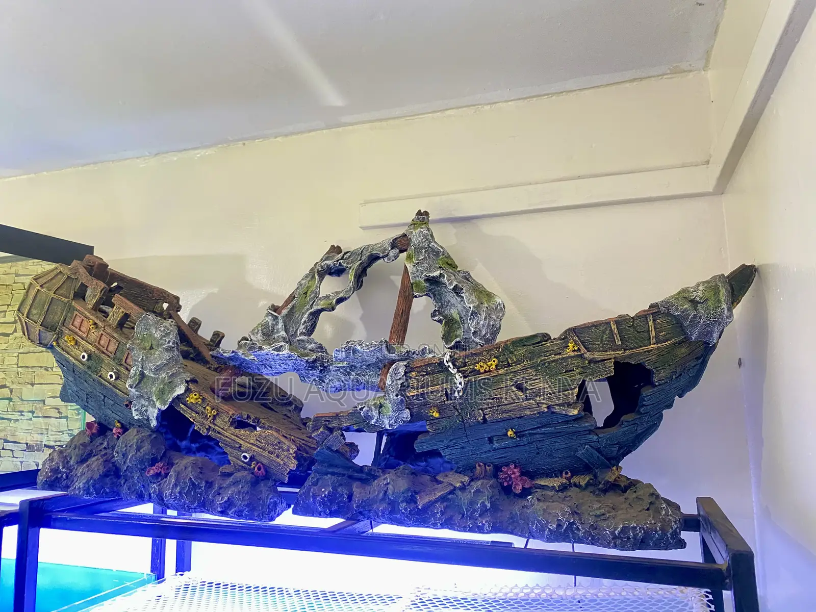 Large Aquarium Centerpiece – Detailed Sunken Ship Wreck