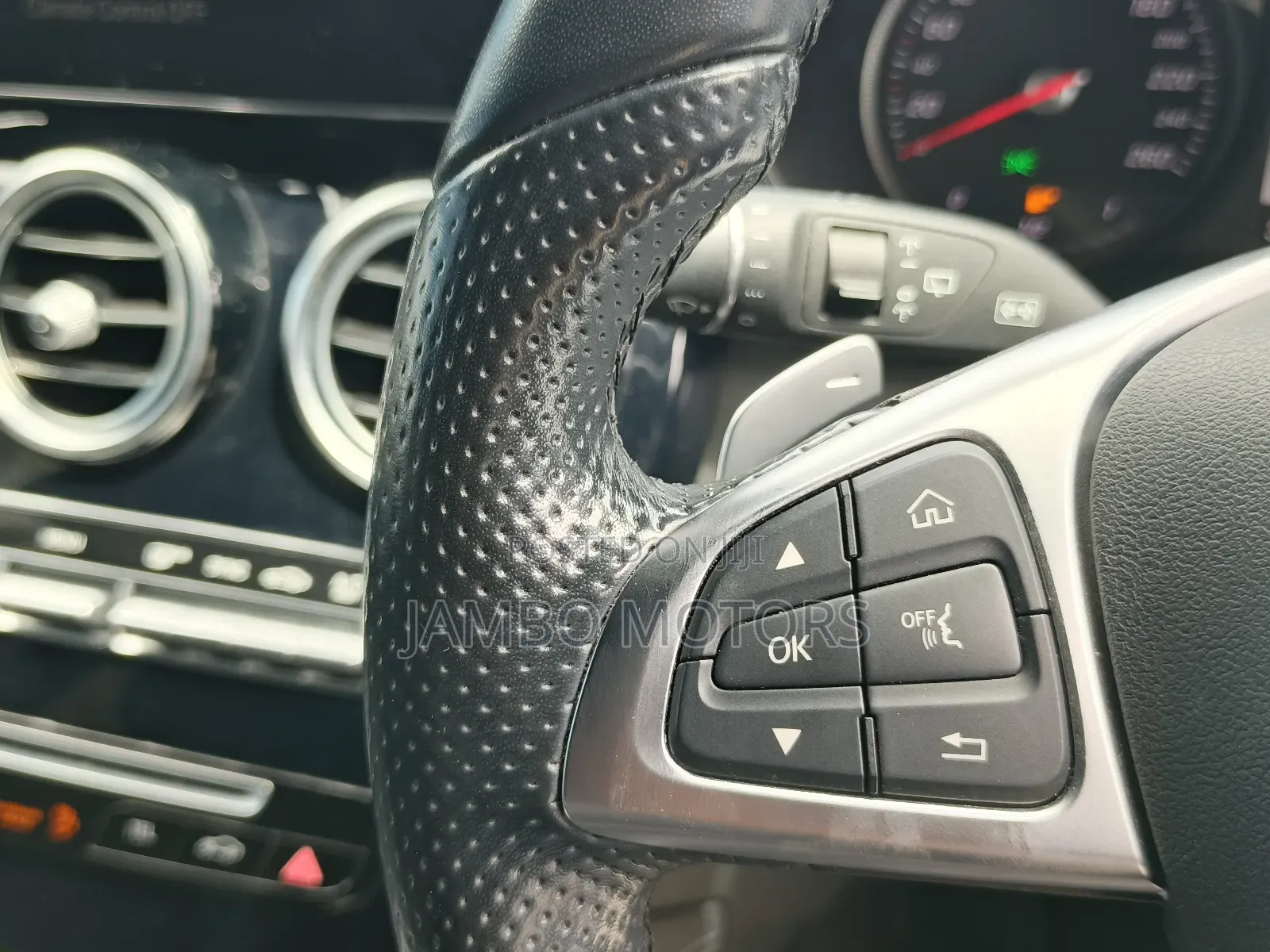Mercedes-Benz GLC-Class 2019 White