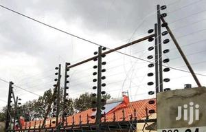 Electric Fence Installation With Razor