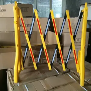 Portable Expandable Crowd Control Barrier