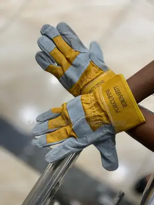 Tuff Rigger Gloves For Secure Grip.