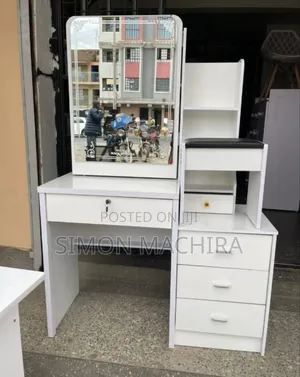 Dressing Table With Sliding Mirror. White.