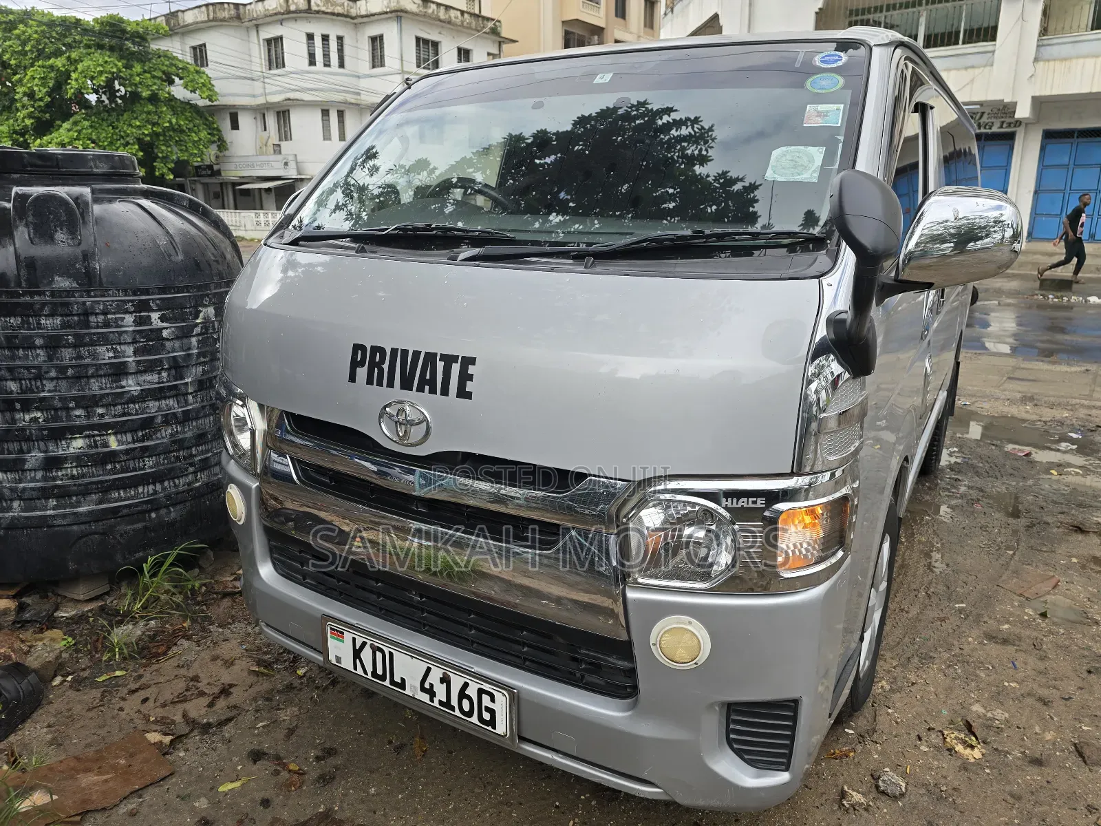 Toyota HiAce 2016 Silver