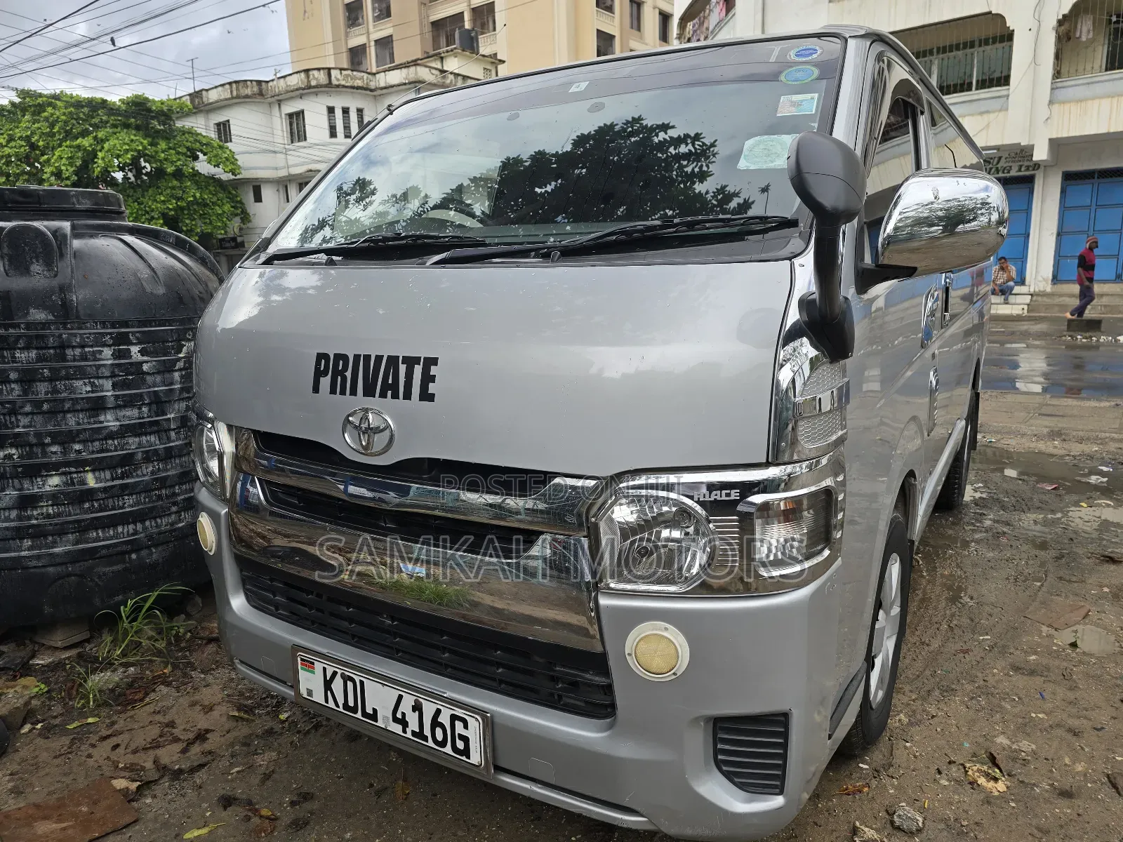 Toyota HiAce 2016 Silver