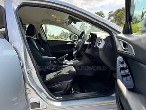 Mazda Axela 2018 Silver