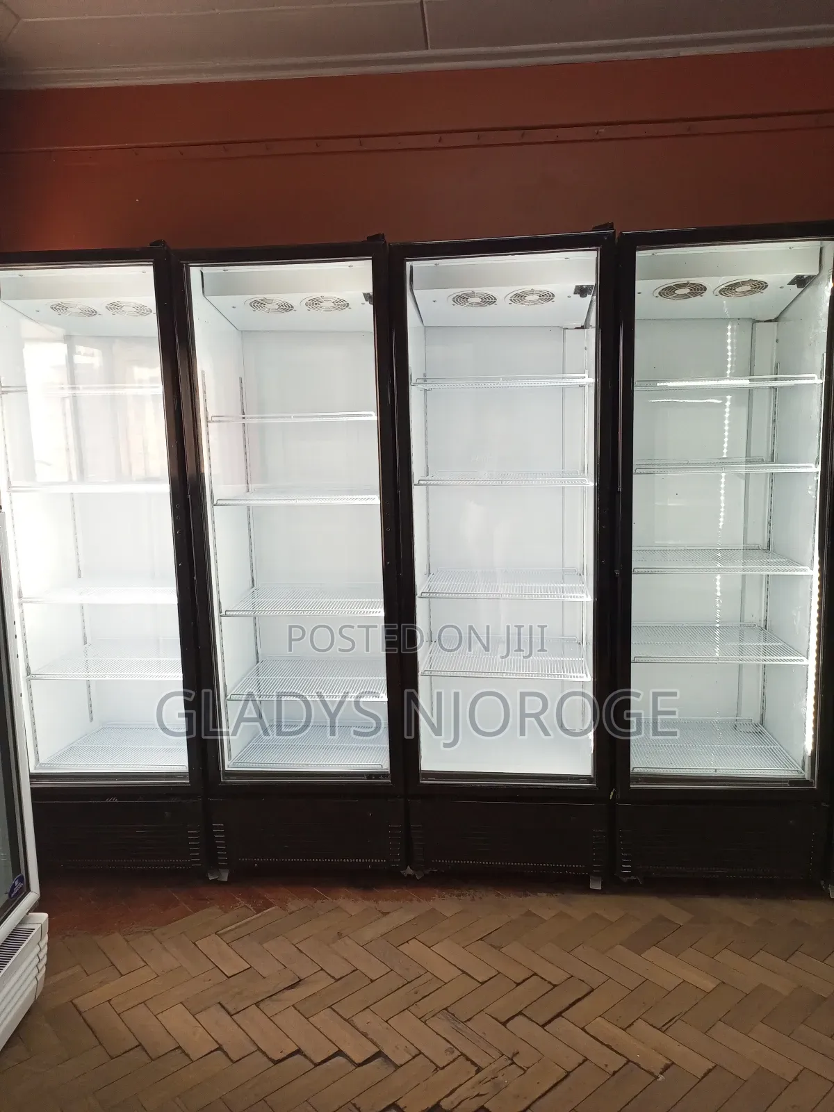 Comercial Chiller (Well Maintained)
