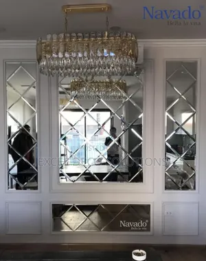 "Diamond View Mirror – Frameless Acrylic Style"