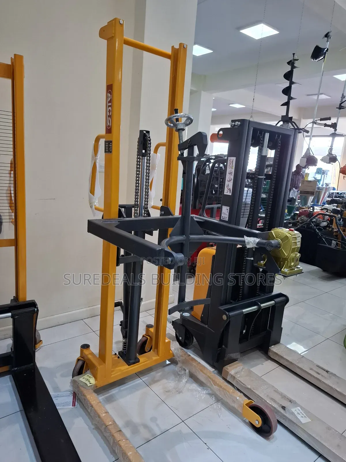 Hydraulic Drum Lifter/Stacker.