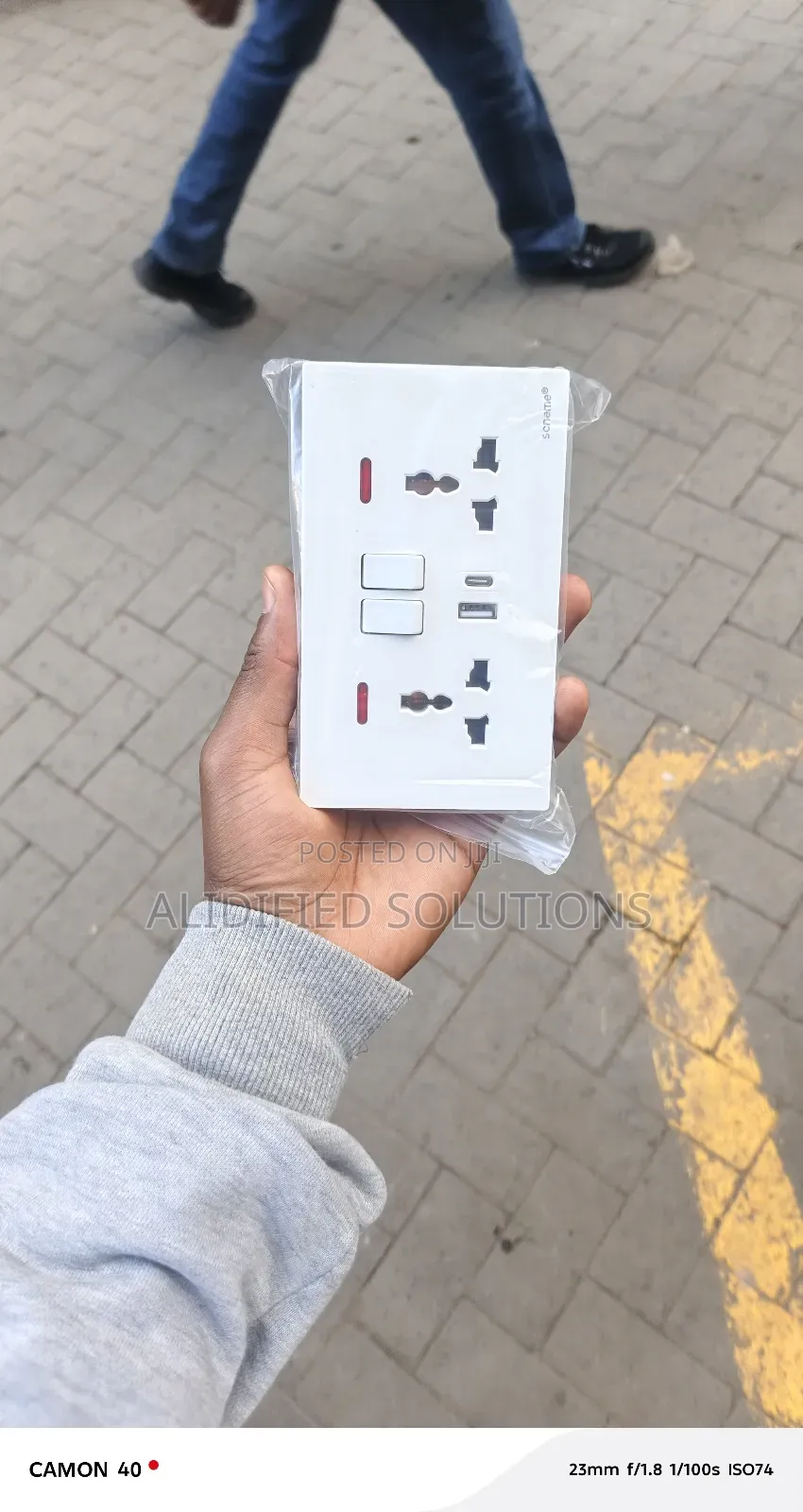 Scheme Double Socket With Usb Port