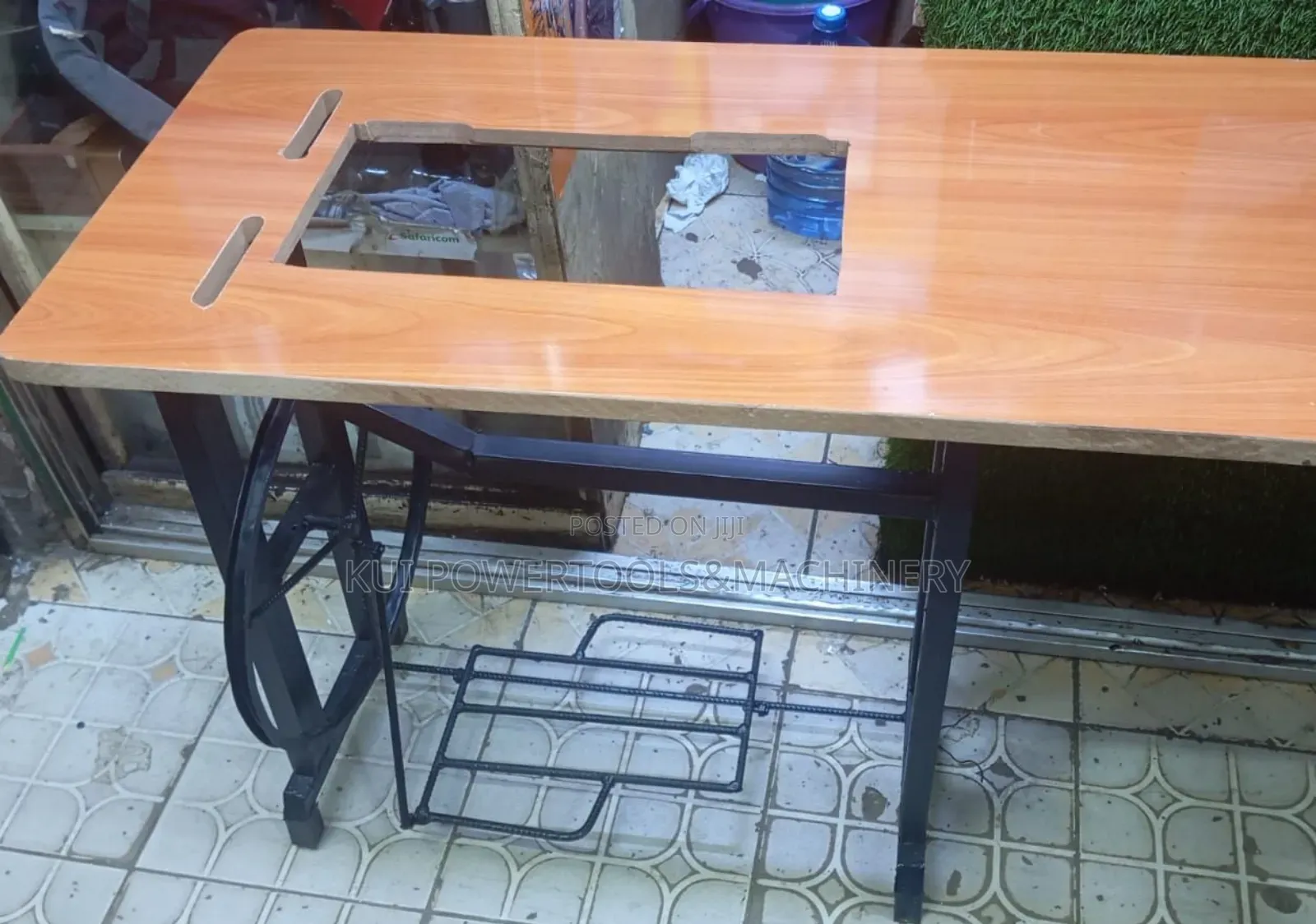 Sewing Table/ Local Sewing Table