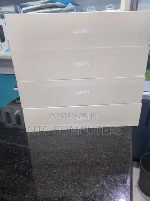 "Ubiquiti Usw-Pro-8-Poe Unifi 8 Port Gbe Poe++ Switch