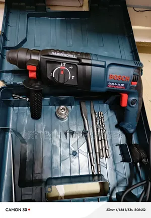 Bosch Rotary Hammer Drill/800 Watts