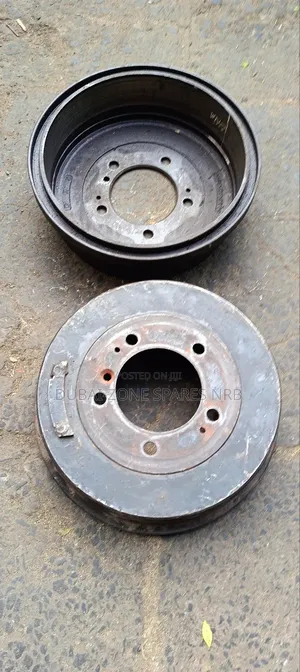Land Cruiser J79 2-Brake Drums.