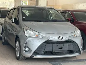 Toyota Vitz 2019 Silver