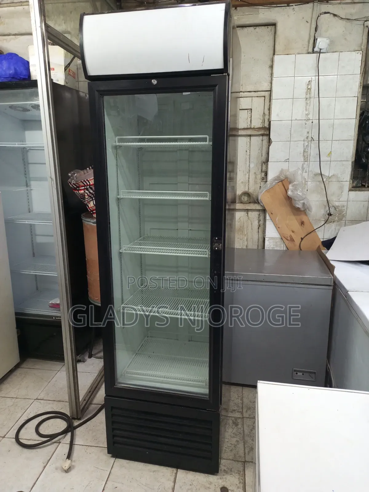 Perfect Performance/Display Fridge/With Canopy