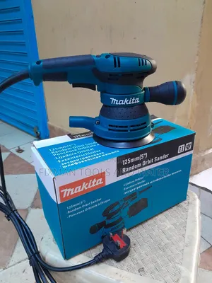 Technical Makita Orbital Sander + Sanding Discs