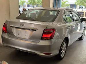 Toyota Axio 2018 Gold