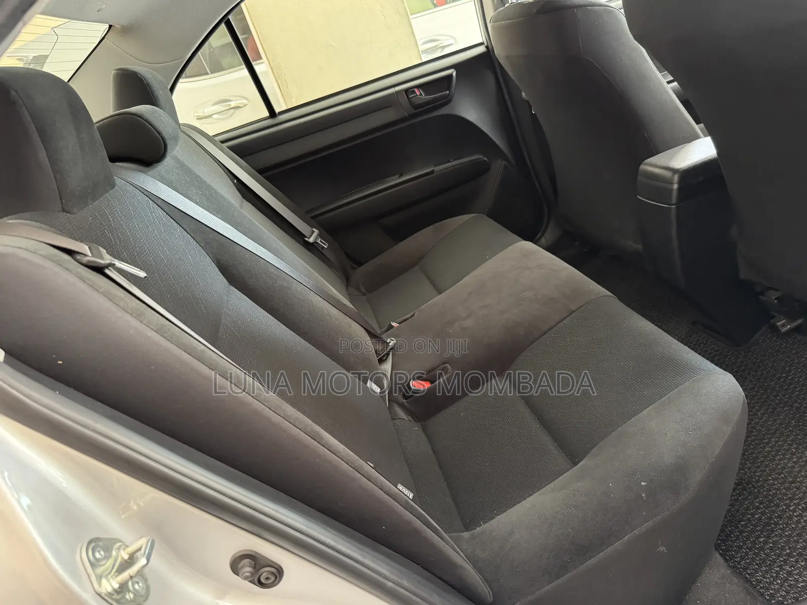 Toyota Axio 2018 Gold