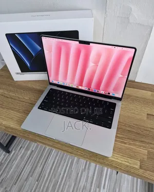 Laptop Apple MacBook Pro 2023 M2 Pro 14-Inch 16GB Apple M2 SSD 512GB