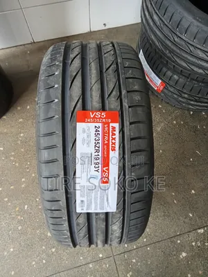 245/35r19 Maxxis Victra Sport Vs5
