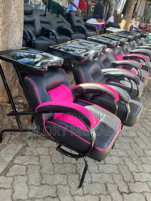 Pink Black Salon Sink Chairs