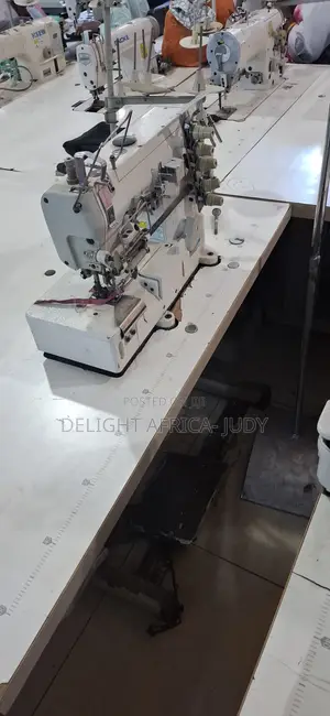 3-Needle Flat Lock Sewing Machine