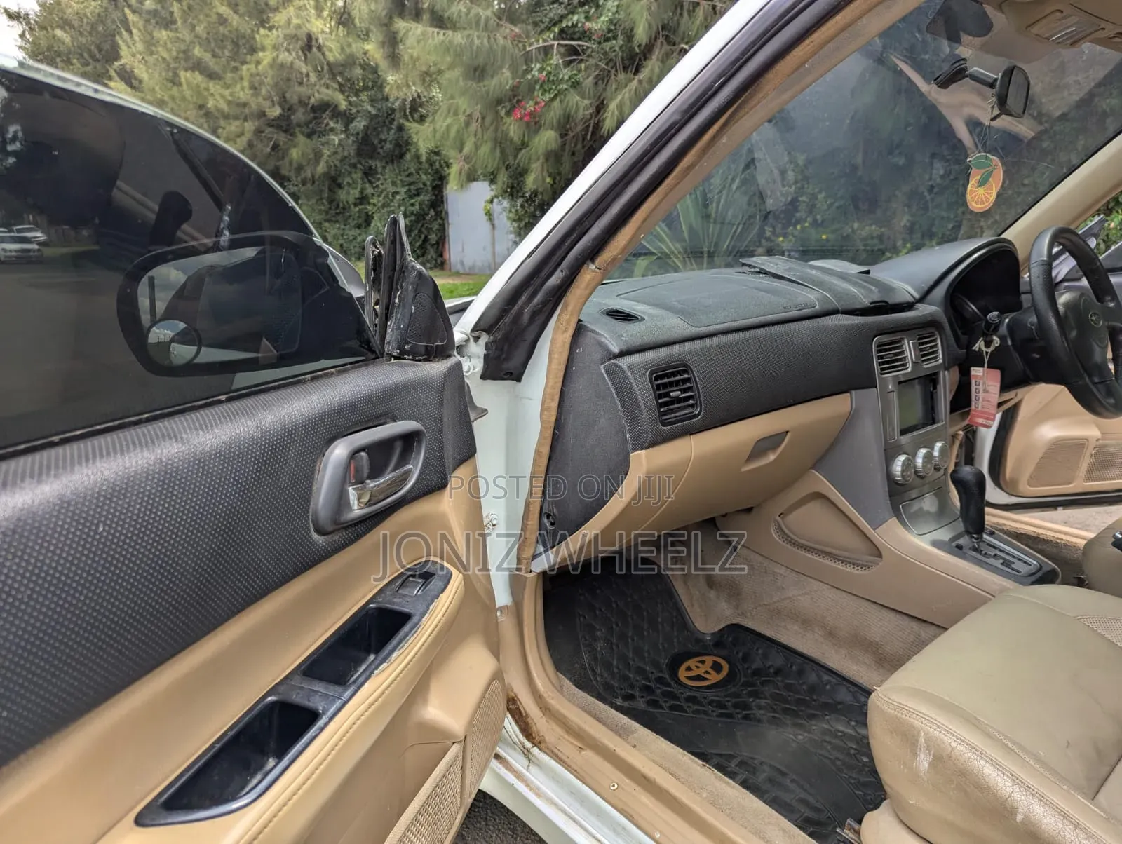 Subaru Forester Automatic 2004 White