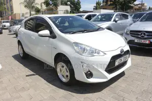 Toyota Aqua 2016 Pearl