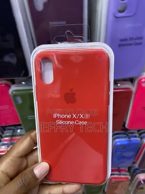 Findworld iPhone X/Xs Liquid Silicone Case -Hot Pink
