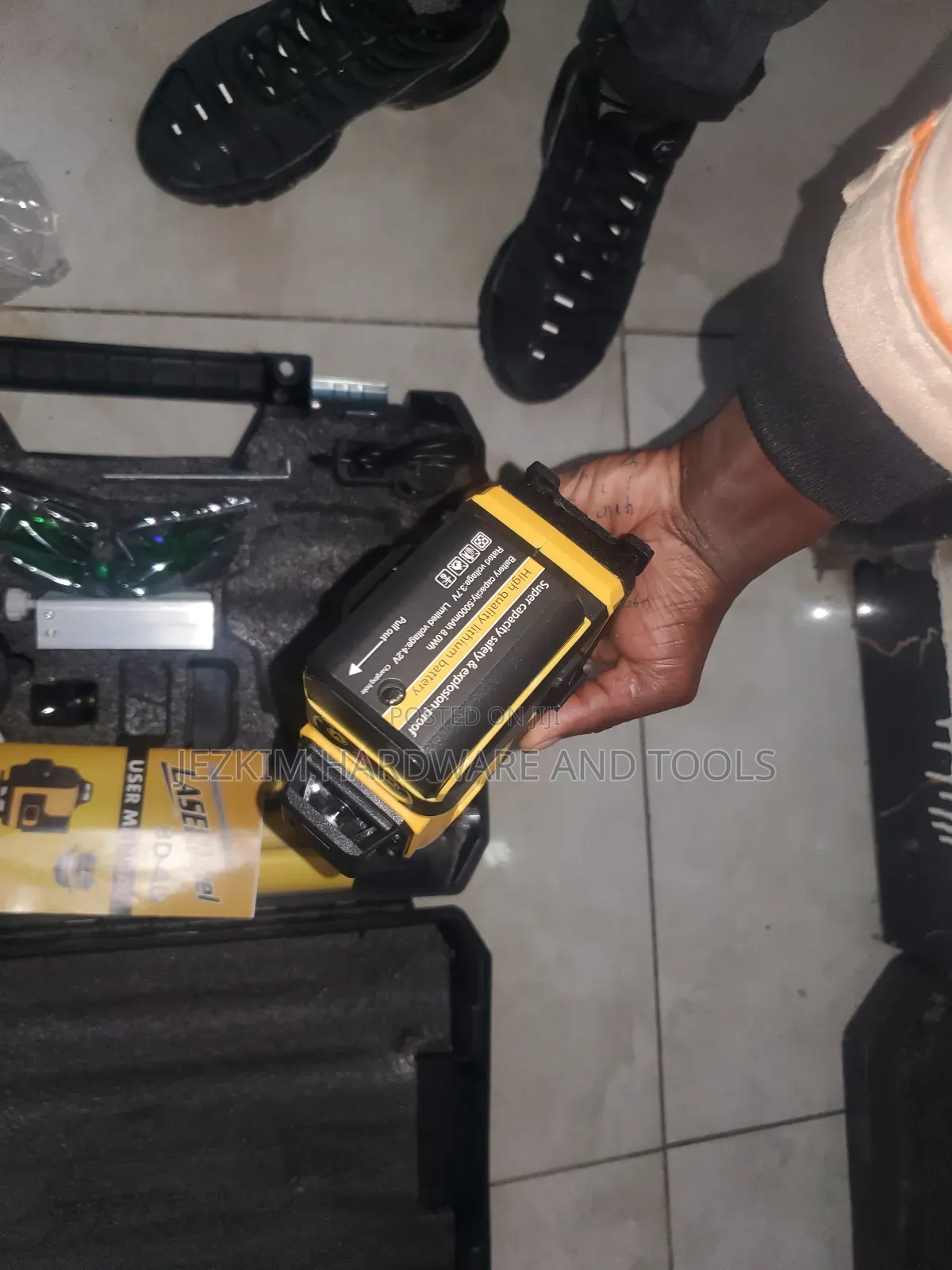 Laser Level With Stand (Dewalt)