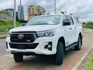 Toyota Hilux 2018 White