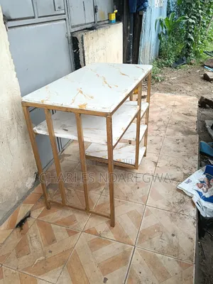 Manicure Table