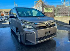 Toyota Voxy 2018 Gray