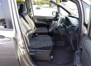 Toyota Voxy 2018 Gray