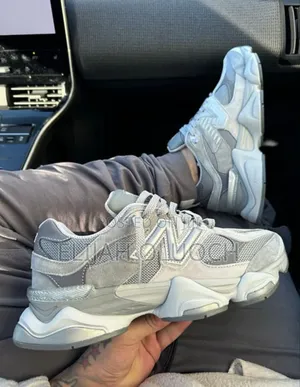 New Balance 9060 Light Grey
Size 38_________45