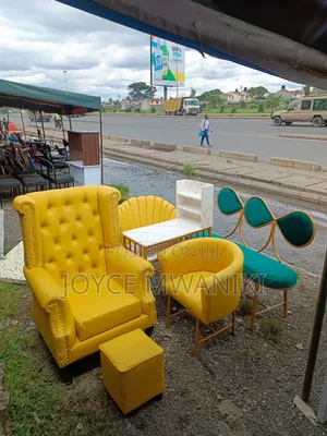 Pedicure and Manicure Set, Plus Green Waiting Bench